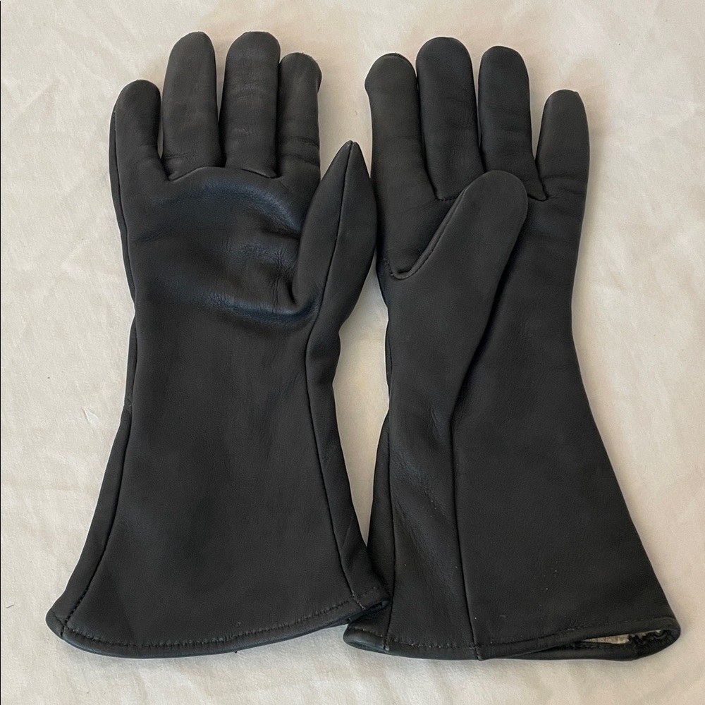 Elegant Black Leather Gloves